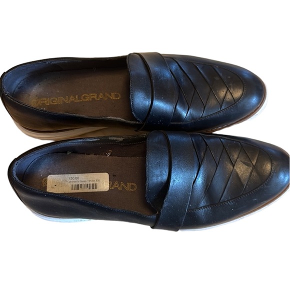 Good Condition-like new women’s original Brand shoes - Picture 2 of 3